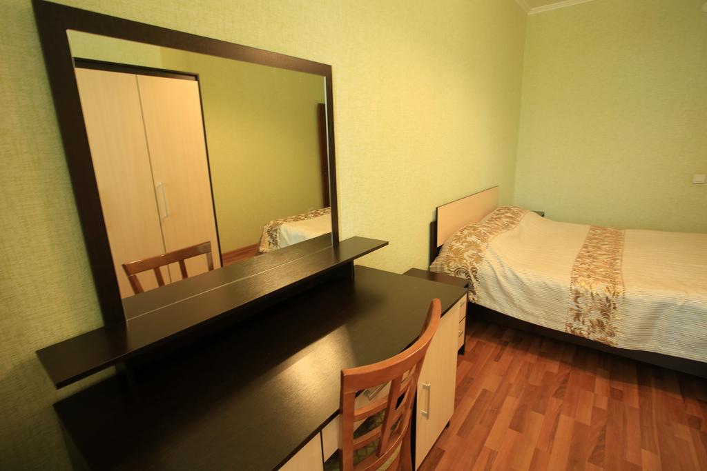 Golden Dragon Aparthotel Bishkek Room photo